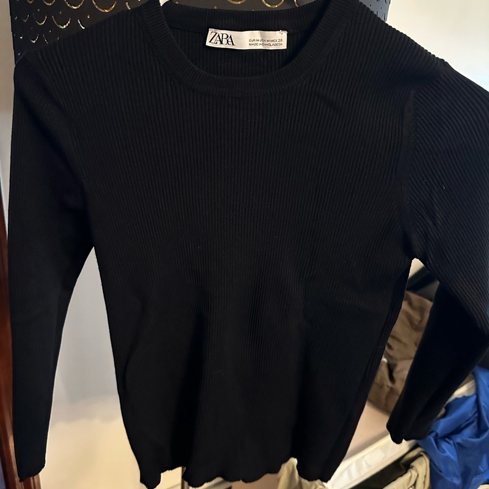 Zara stretch sweater medium never worn no tags